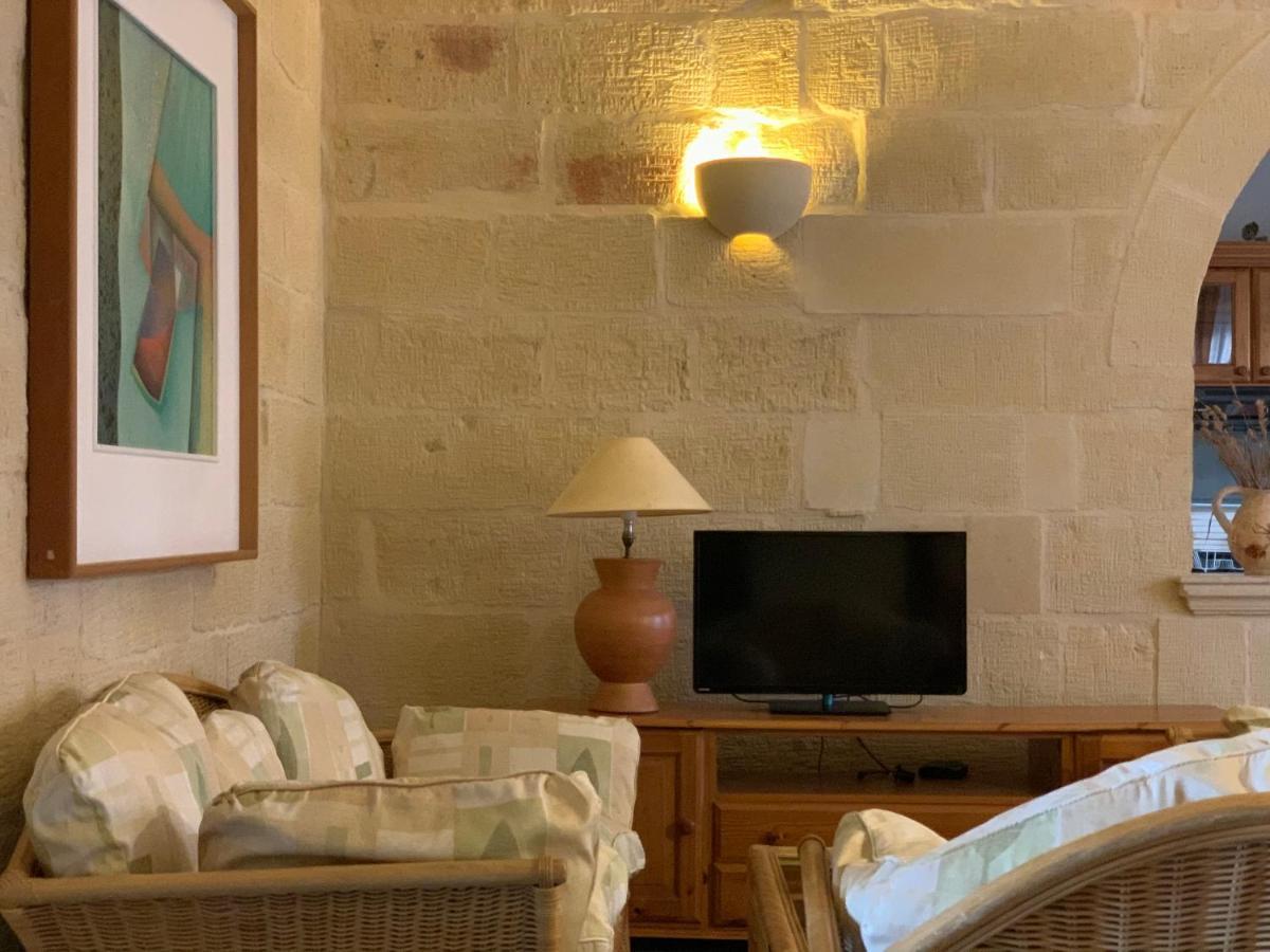 Tal-Mirakli Leilighet Għarb Eksteriør bilde